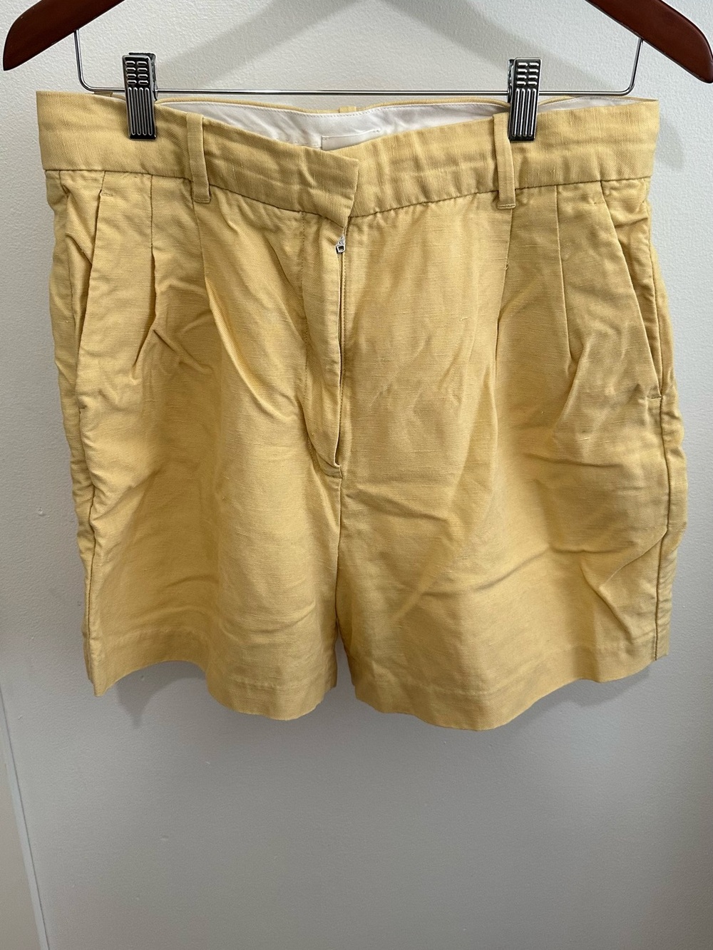 Wilfred Buttery Yellow High-Waist Pleated Shorts (Size: 10)